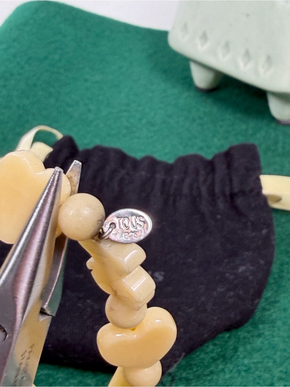 TOUS 925 Silver Stretch Bracelet Cream Bear Heart Flower Beads w/ Pouch - Picture 6 of 7